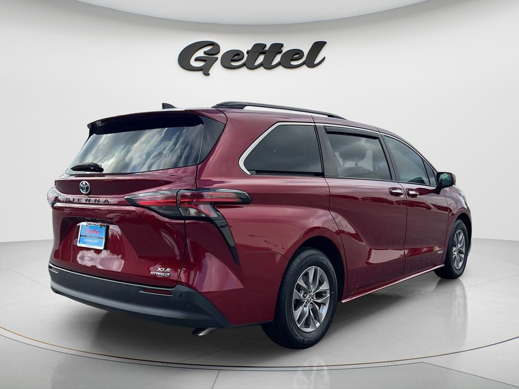 2021 Toyota Sienna XLE 8 Passenger