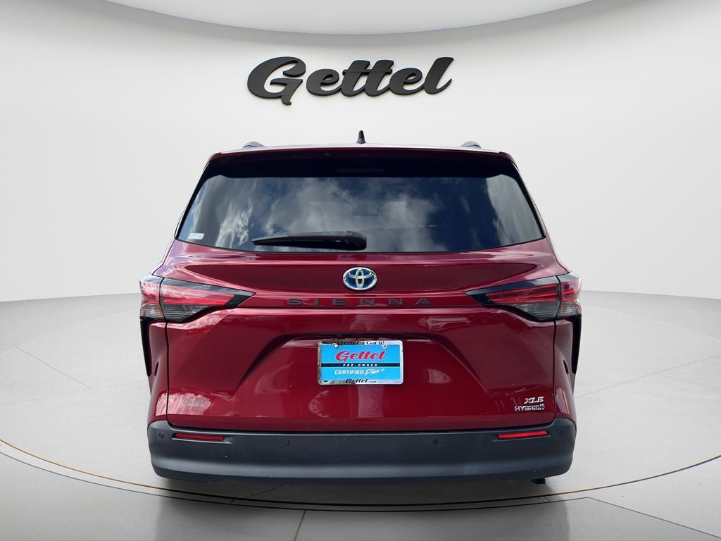 2021 Toyota Sienna XLE 8 Passenger