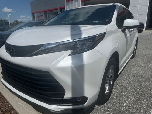 2026 Toyota Sienna XLE 8 Passenger