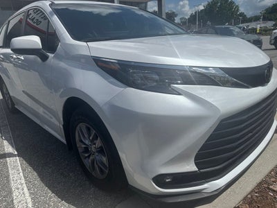 2026 Toyota Sienna XLE 8 Passenger