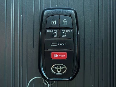 2026 Toyota Sienna XLE 8 Passenger
