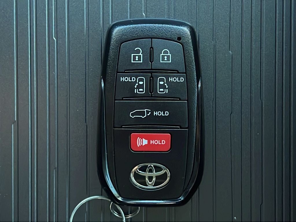 2026 Toyota Sienna XLE 8 Passenger