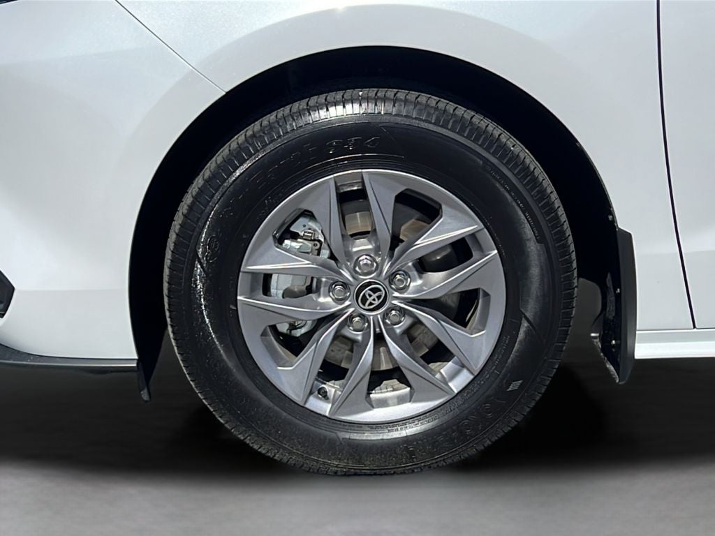2026 Toyota Sienna XLE 8 Passenger