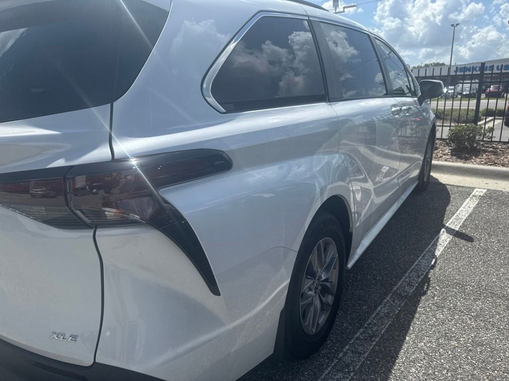 2026 Toyota Sienna XLE 8 Passenger