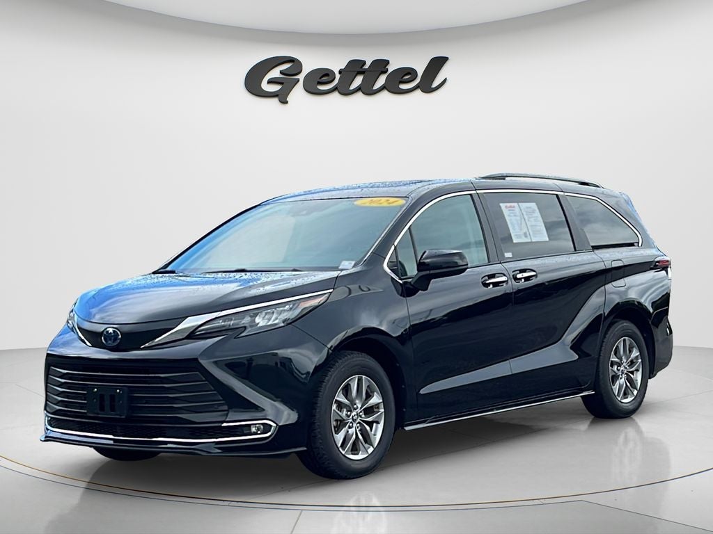 2024 Toyota Sienna XLE 8 Passenger