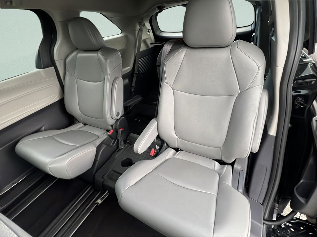 2024 Toyota Sienna XLE 8 Passenger