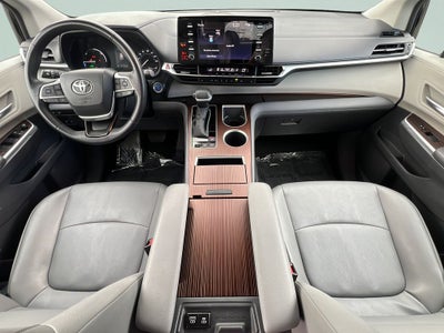 2024 Toyota Sienna XLE 8 Passenger