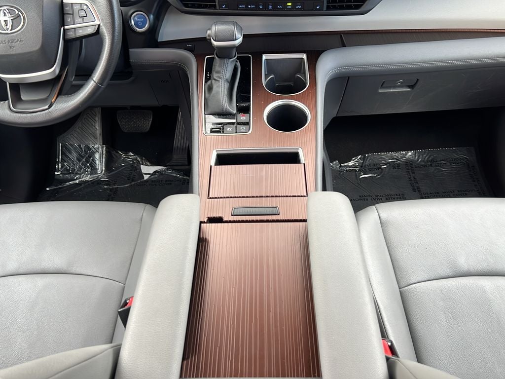 2024 Toyota Sienna XLE 8 Passenger