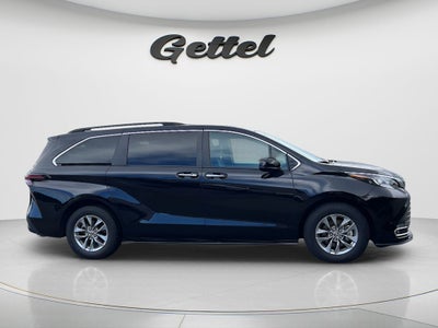2024 Toyota Sienna XLE 8 Passenger