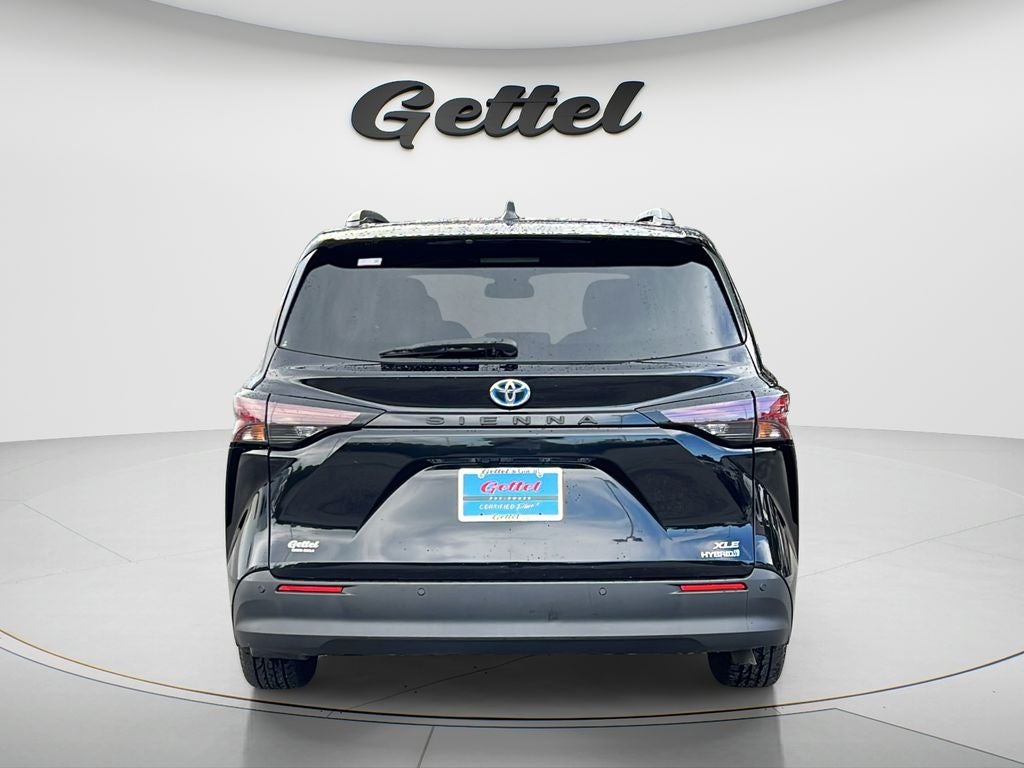 2024 Toyota Sienna XLE 8 Passenger