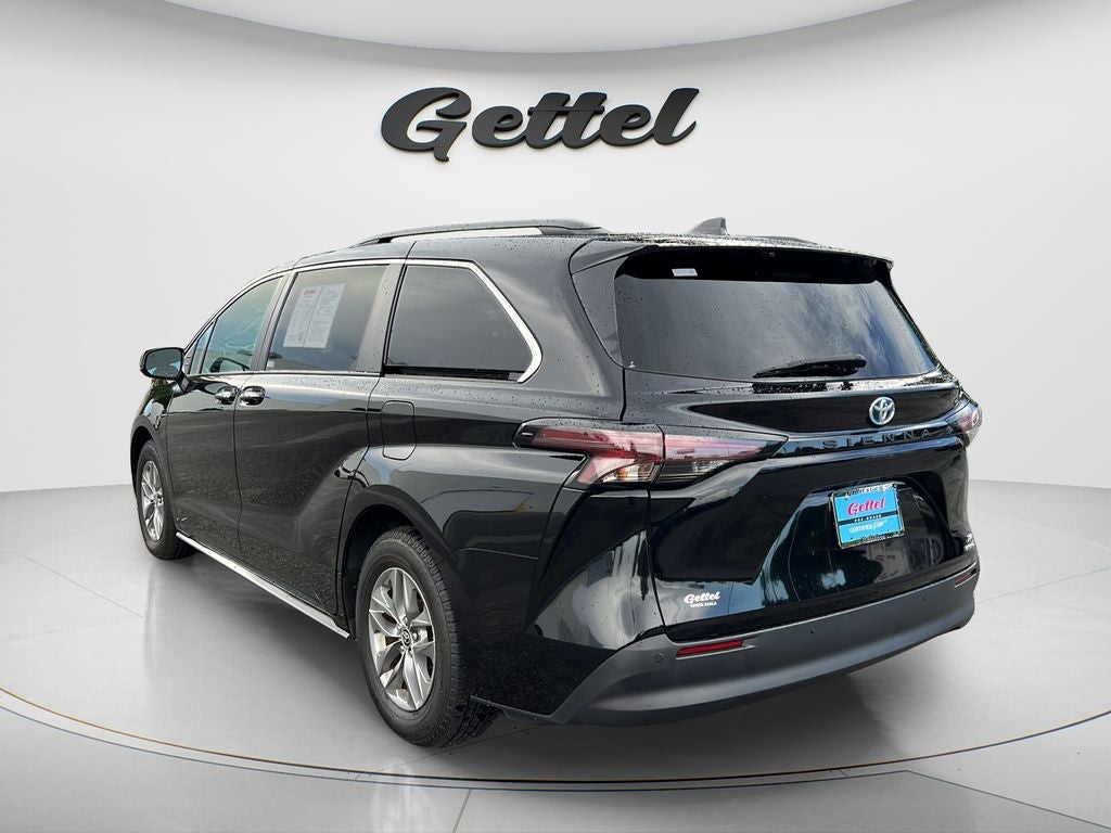 2024 Toyota Sienna XLE 8 Passenger