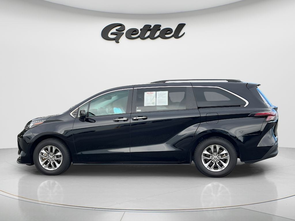 2024 Toyota Sienna XLE 8 Passenger