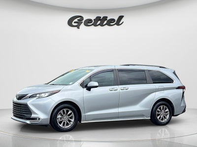 2023 Toyota Sienna XLE 8 Passenger