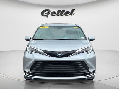 2023 Toyota Sienna XLE 8 Passenger