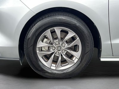 2023 Toyota Sienna XLE 8 Passenger