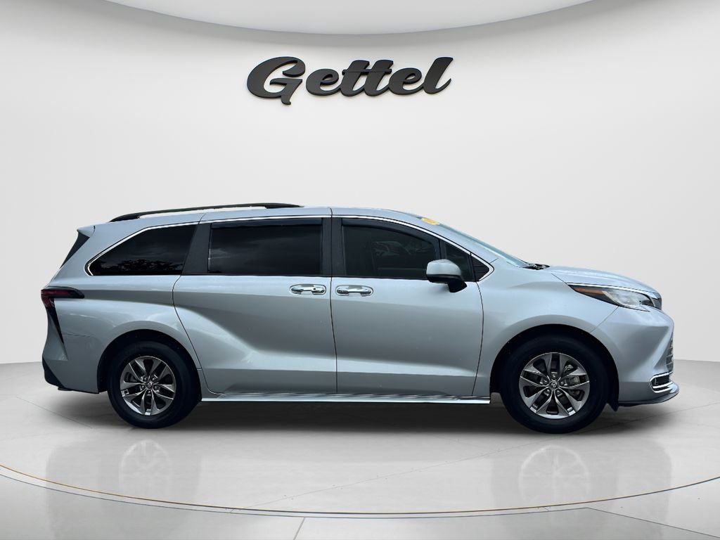 2023 Toyota Sienna XLE 8 Passenger