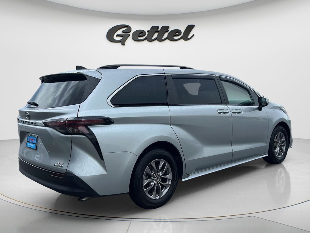 2023 Toyota Sienna XLE 8 Passenger