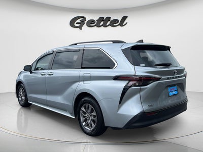 2023 Toyota Sienna XLE 8 Passenger