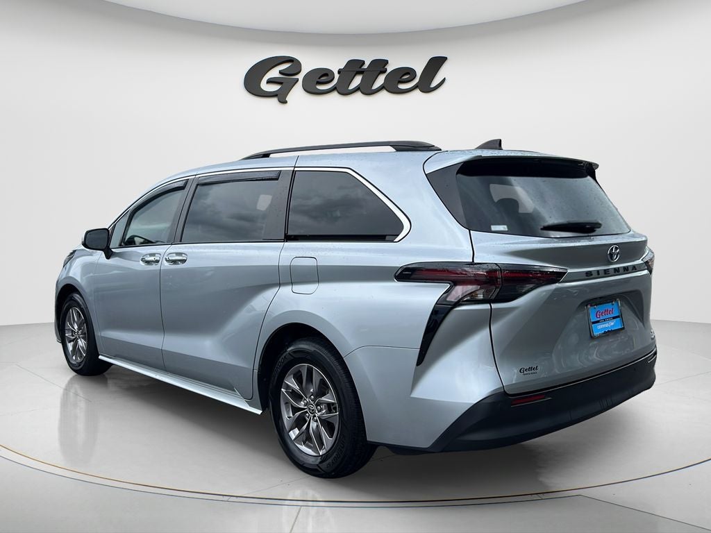 2023 Toyota Sienna XLE 8 Passenger