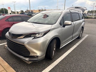 2023 Toyota Sienna XLE 8 Passenger