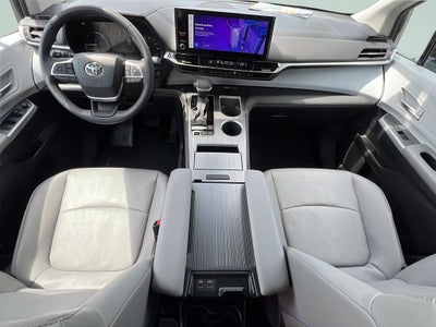 2025 Toyota SIENNA XLE XLE 8 Passenger