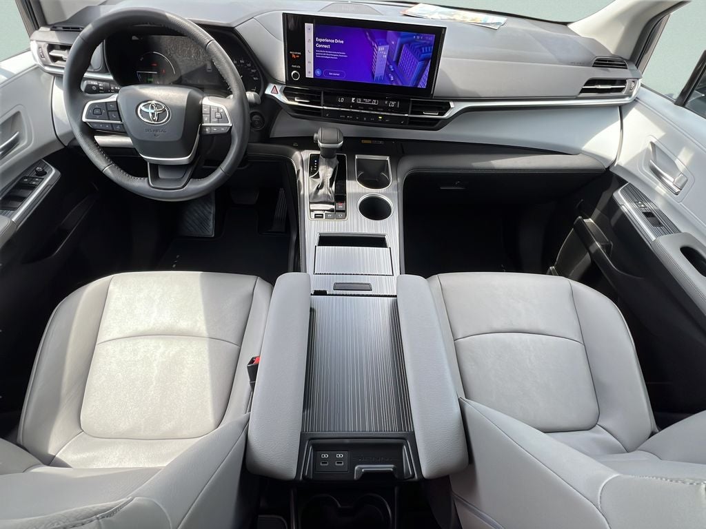 2025 Toyota SIENNA XLE XLE 8 Passenger