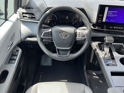 2025 Toyota SIENNA XLE XLE 8 Passenger