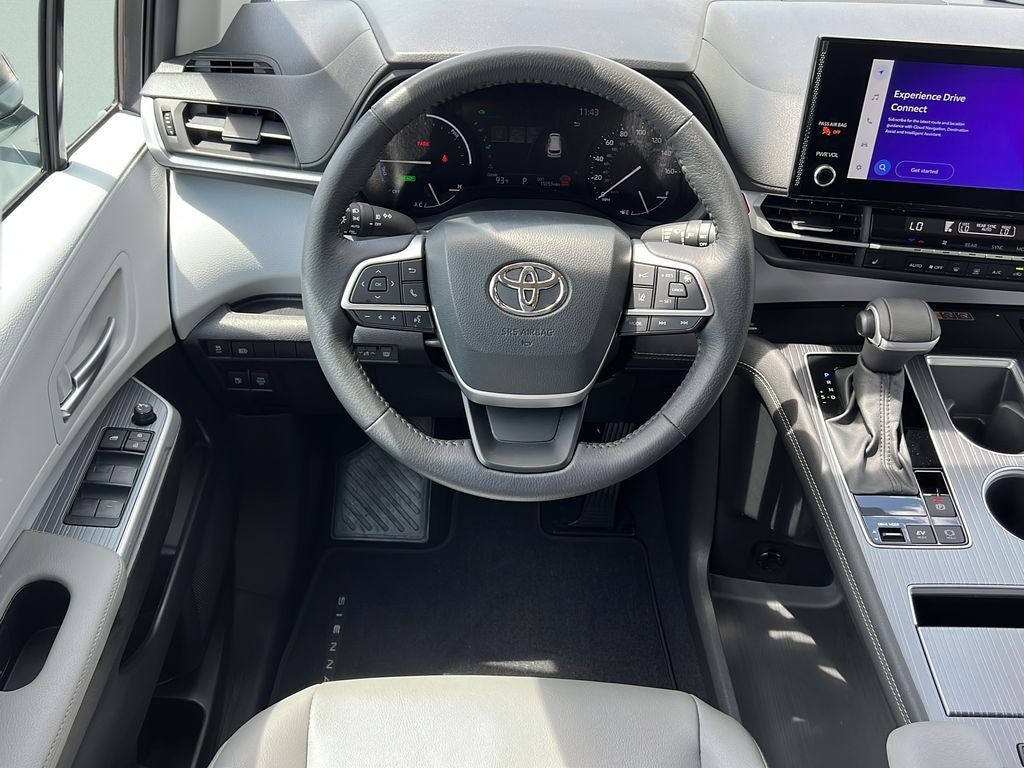 2025 Toyota SIENNA XLE XLE 8 Passenger