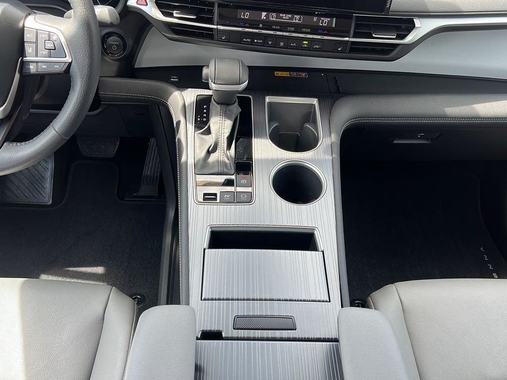 2025 Toyota SIENNA XLE XLE 8 Passenger