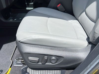 2025 Toyota SIENNA XLE XLE 8 Passenger