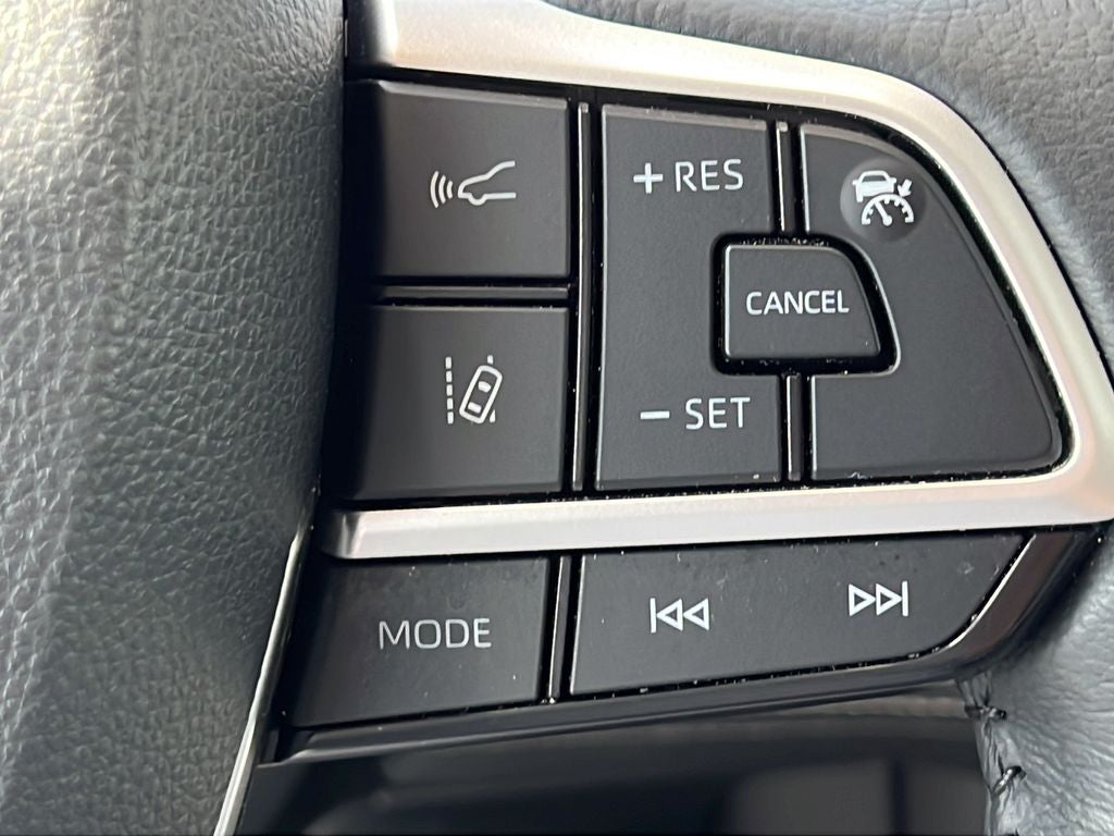 2025 Toyota SIENNA XLE XLE 8 Passenger