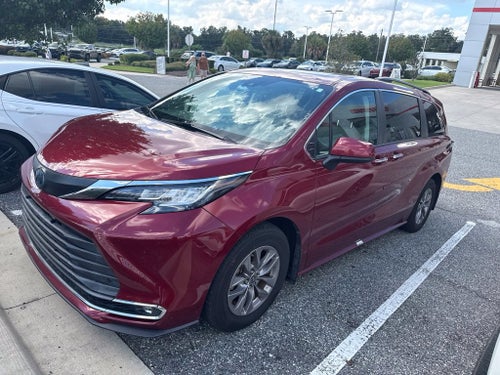 2022 Toyota Sienna XLE 7 Passenger