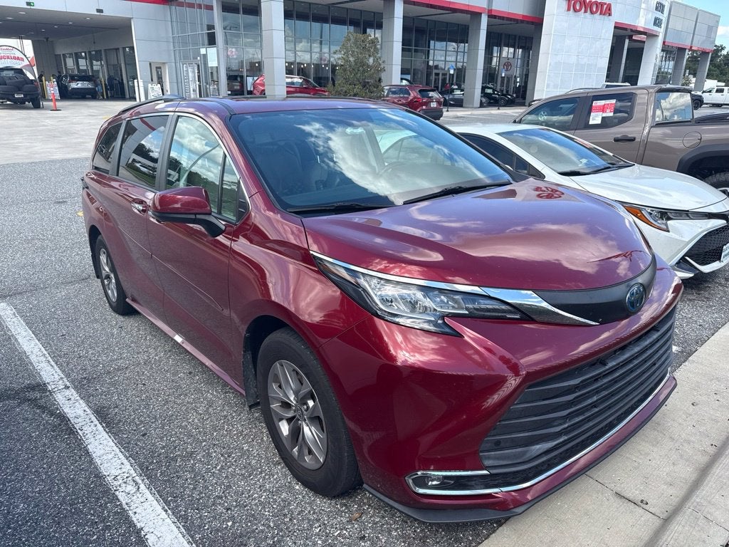 2022 Toyota Sienna XLE 7 Passenger
