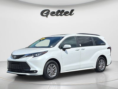 2025 Toyota Sienna XLE 8 Passenger