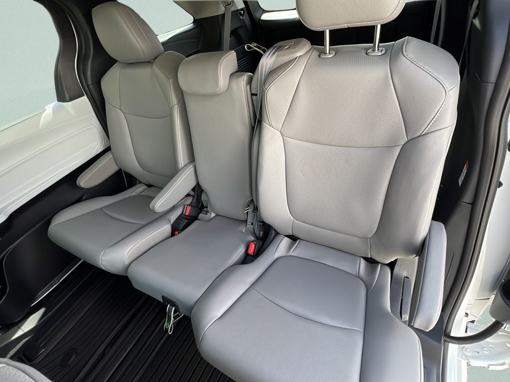 2025 Toyota Sienna XLE 8 Passenger