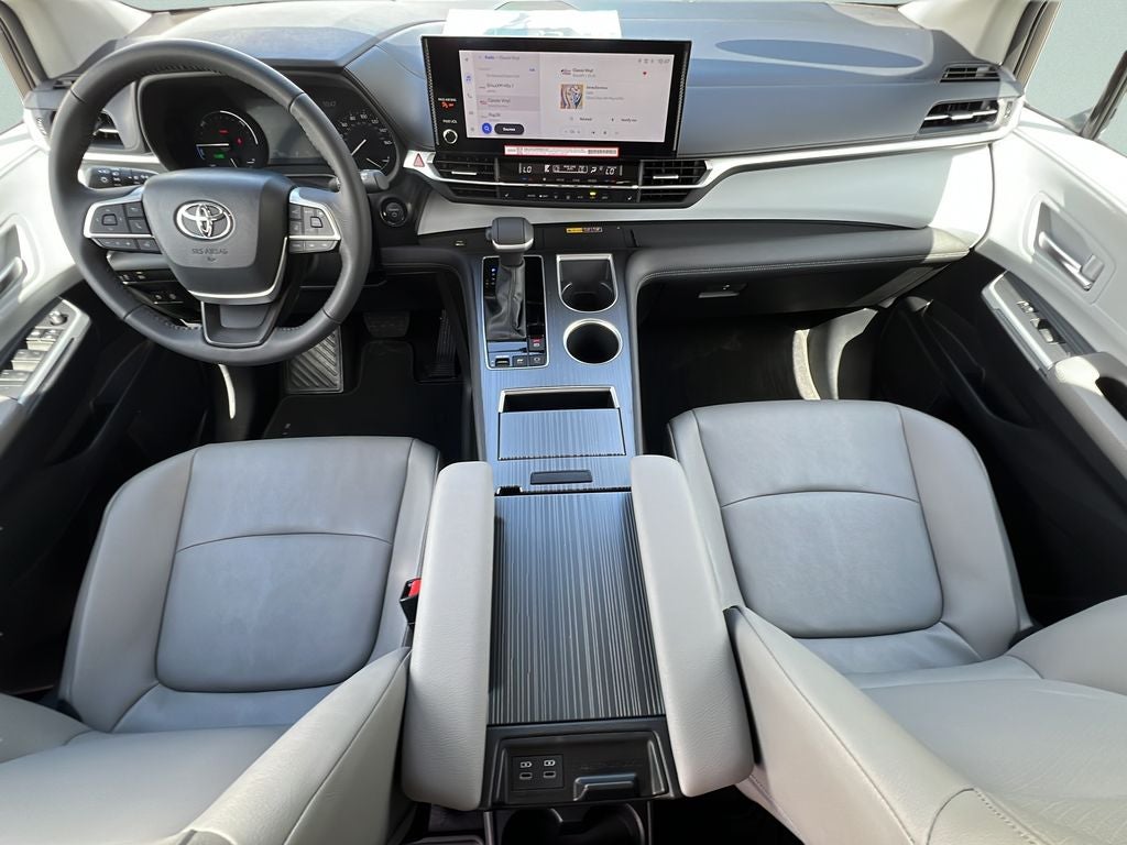 2025 Toyota Sienna XLE 8 Passenger
