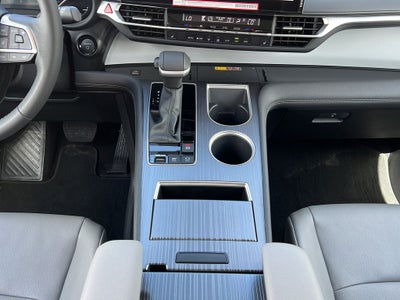 2025 Toyota Sienna XLE 8 Passenger