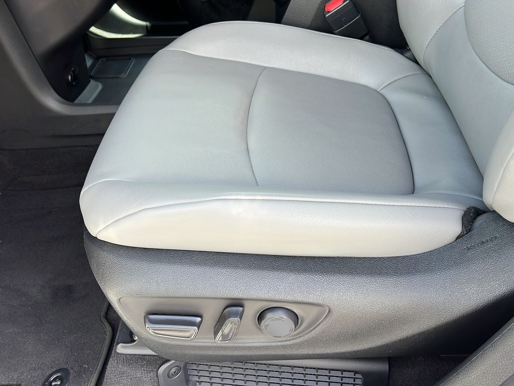 2025 Toyota Sienna XLE 8 Passenger