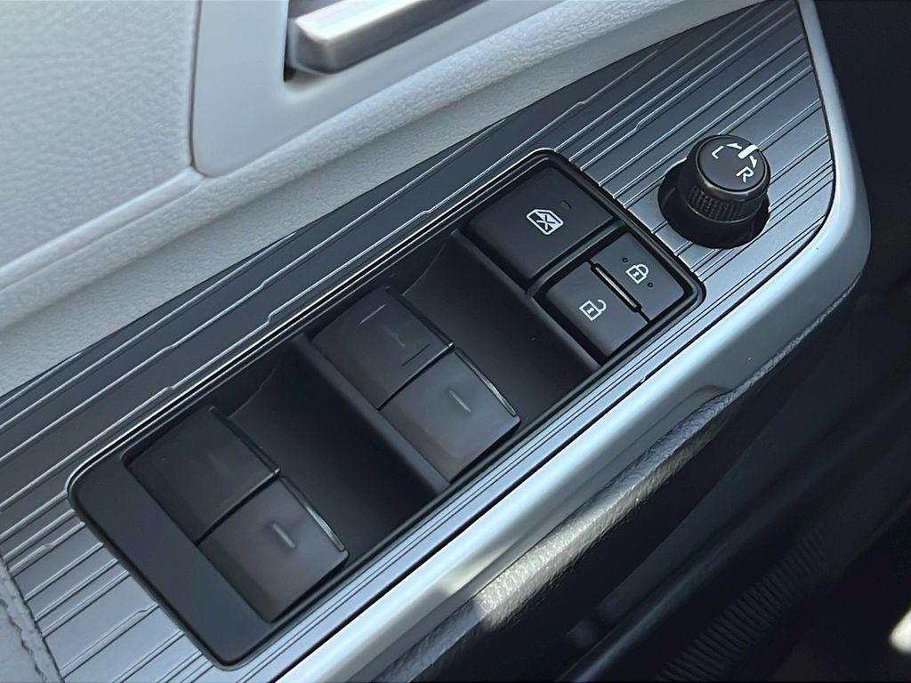 2025 Toyota Sienna XLE 8 Passenger