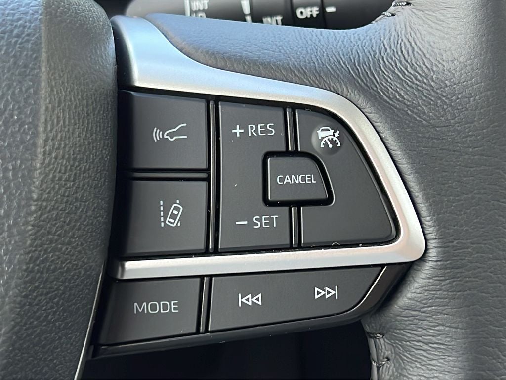2025 Toyota Sienna XLE 8 Passenger