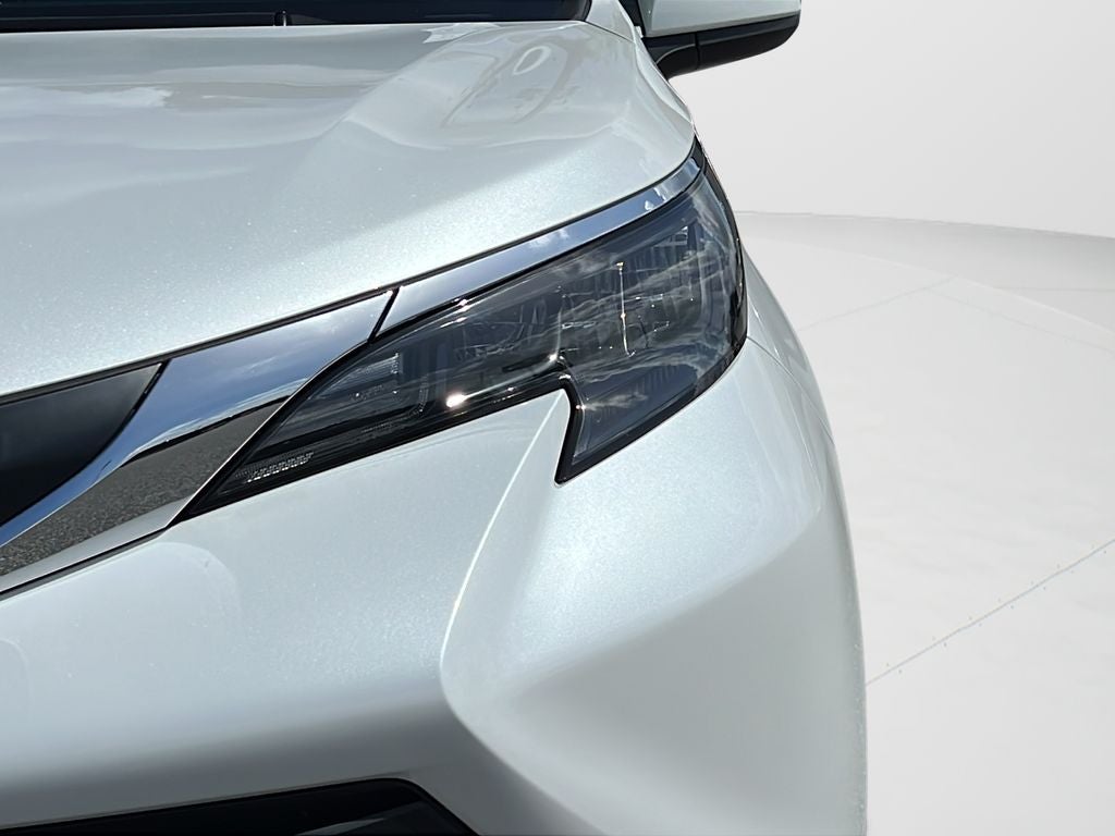 2025 Toyota Sienna XLE 8 Passenger