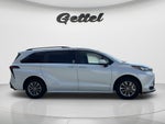 2025 Toyota Sienna XLE 8 Passenger
