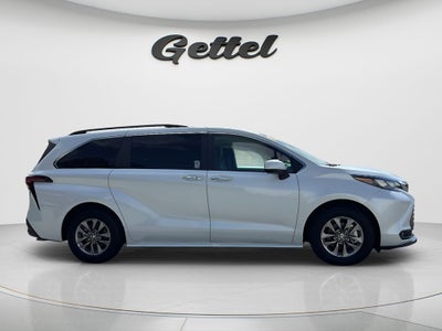 2025 Toyota Sienna XLE 8 Passenger