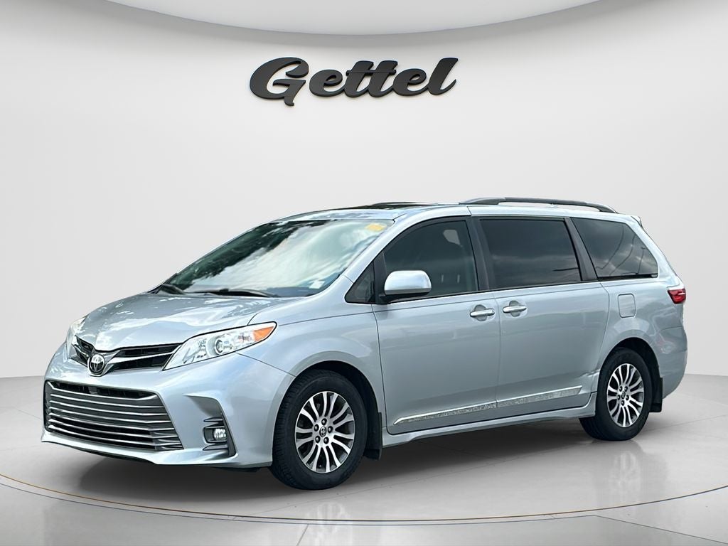 2020 Toyota SIENNA XLE 3.5L XLE 8 Passenger