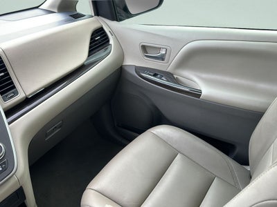 2020 Toyota SIENNA XLE 3.5L XLE 8 Passenger
