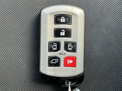 2020 Toyota SIENNA XLE 3.5L XLE 8 Passenger