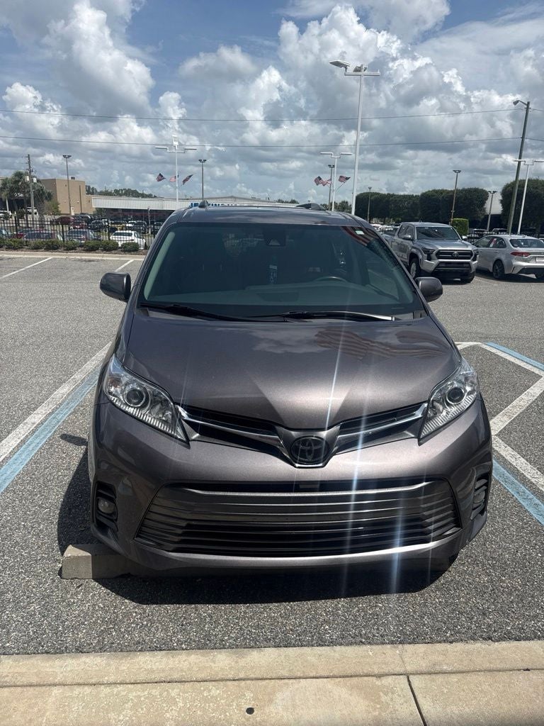 2020 Toyota Sienna XLE 8 Passenger