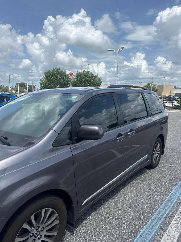 2020 Toyota Sienna XLE 8 Passenger