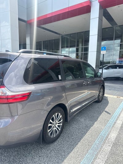 2020 Toyota Sienna XLE 8 Passenger