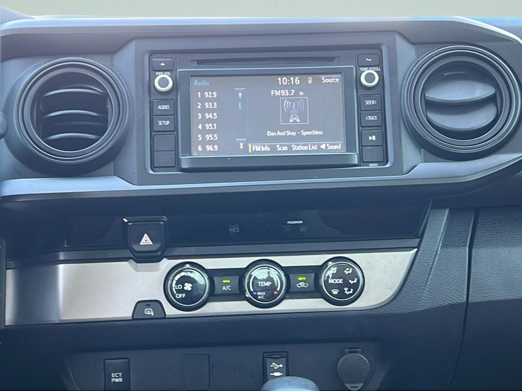 2017 Toyota Tacoma SR